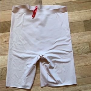 Spanks Thinstincts Mid-Thigh Shorts -Small